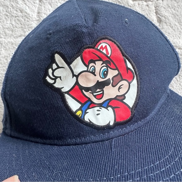 H&M X Super Mario Bros | Graphic Mario Motif Detail Cap - Picture 3 of 8